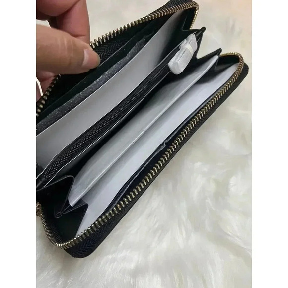 Kate Spade Large Continental Wallet 
Black& Warm Beige - Picture 7 of 8